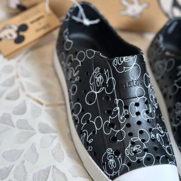 Native Kids X Disney Jefferson Print Slip-on Water Shoes Mickey Doodle Size J 1 - Picture 7 of 14